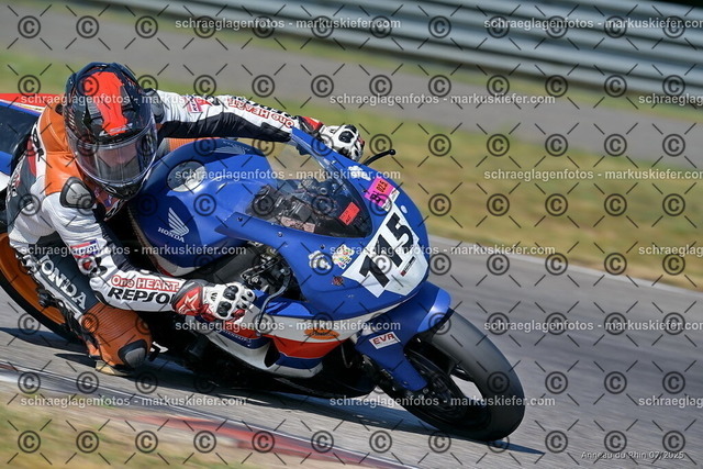 25bt04-0053 | markuskiefer.com - Realisiert mit Pictrs.com