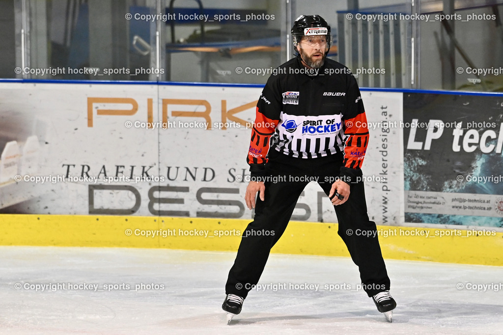 ESC Soccerzone Steindorf vs. UECR Huben  | ETTLMAYR Timo Referee,  ESC Soccerzone Steindorf vs. UECR Huben , ESC Soccerzone Steindorf vs. UECR Huben  am 11.01.2025 in Steindorf (Ossiachersee Halle), Austria, (Photo by Bernd Stefan)