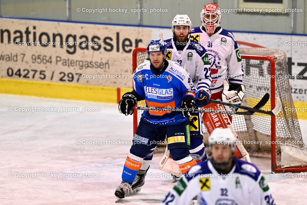ESC Sparkasse STEINDORF vs. UECR Huben | #57 Wilfan Franz ESC Steindorf, #22 Waldner Elias UECR EISBÄREN HUBEN, #31 Sicher Michael UECR EISBÄREN HUBEN, ESC Sparkasse STEINDORF vs. UECR Huben, ESC Sparkasse STEINDORF vs. UECR Huben am 30.01.2026 in Steindorf (Ossiachersee Halle), Austria, (Photo by Bernd Stefan)
