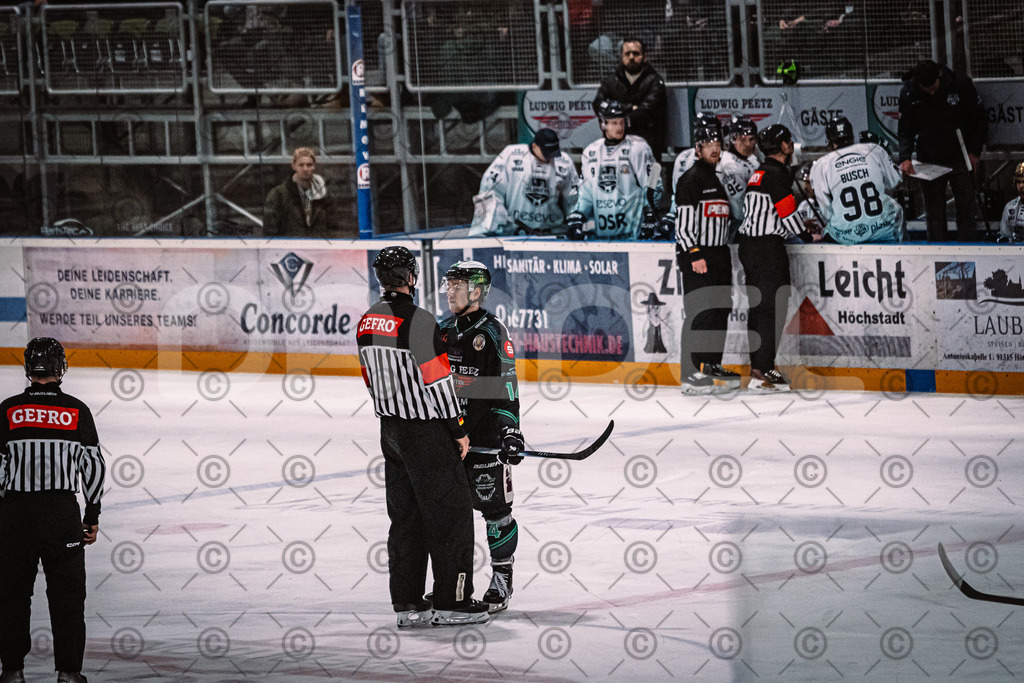 Alligators_vs_Lindau_21_12_2025-080 | Höchstadt Alligators Fotogalerie: Eishockey-Action aus Franken. Professionelle Spielfotos, Portraits & Stadionbilder zum Download. Jetzt entdecken! - Realisiert mit Pictrs.com