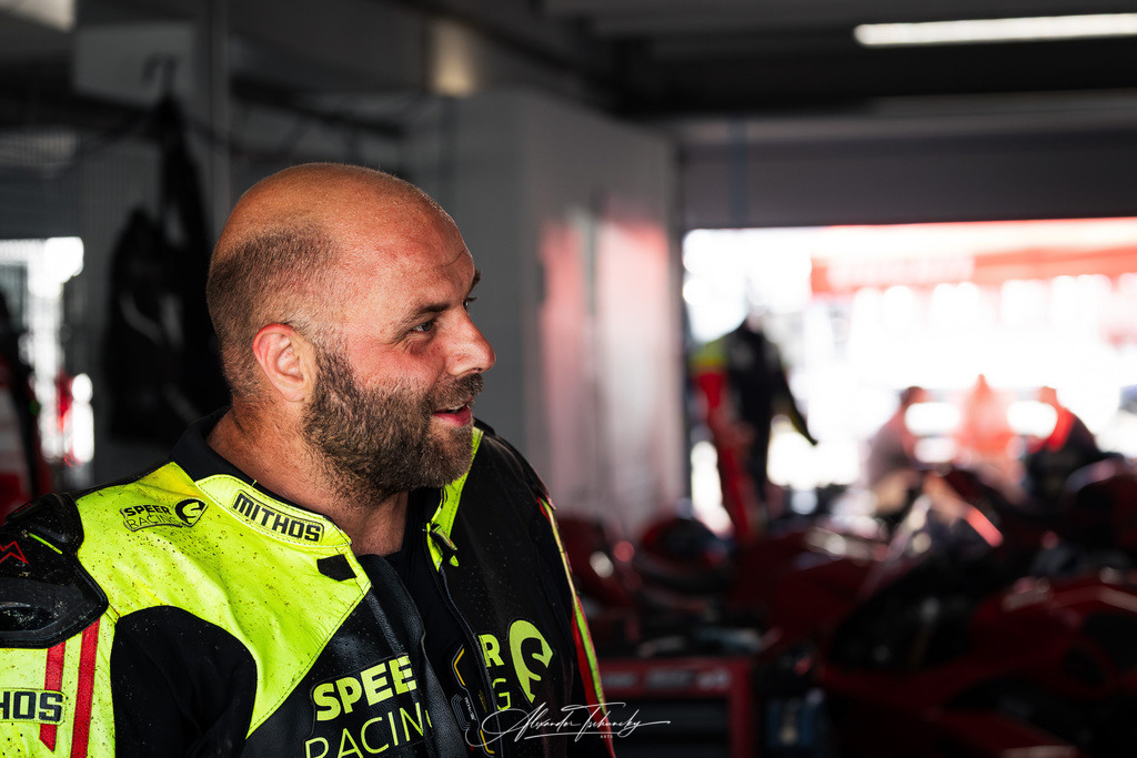 Ducati Trackday Hockenheimring 2026 | Entdecken Sie die faszinierende Welt von Alexander Tschuncky Arts: Kreative Fotografie, atemberaubende Automobilkunst und hochwertiger Bilderdruck. Lassen Sie sich inspirieren! - Realisiert mit Pictrs.com