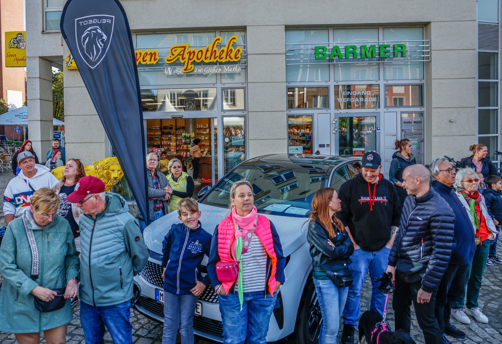 top-top.de 240913-130 | Foto, Video, Fotografie, Videografie, Fotobox, DJ, Discjockey, Musik, Musikbox, Veranstaltung, Photobooth, Amazon, Ebay, Buchtipp, Bestseller, Autor, Verlag, Buch, Wesel, Hamminkeln, NRW, Dinslaken, Rees, Drohne, Hochzeit, Party, Fotobox, Wesel, Fotograf