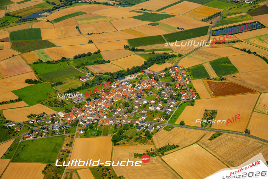 Das Luftbild zeigt : Schmachtenberg Mönchberg - Die Luftaufnahme wurde 2024 vom UL-Flugzeug aus erstellt ( keine Drohne ) - Hochauflösende Luftaufnahme - Für grossformatige Ausdrucke geeignet. Die Geschenkidee !Mit Lizenz und Bildrechte bestellbar