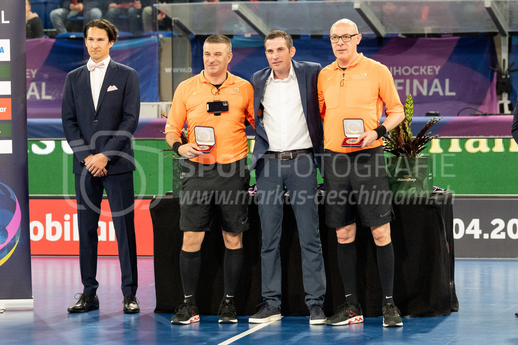 Piranha Chur vs Kloten-Dietlikon Jets - 23. April 2022 | Piranha Chur vs Kloten-Dietlikon Jets
Stimo Arena, Kloten
Schiedsrichter Davide Rampoldi und Schiedsrichter Christian Crivelli.
Bild: Sportfotografie Markus Aeschimann | www.markus-aeschimann.ch - Realisiert mit Pictrs.com