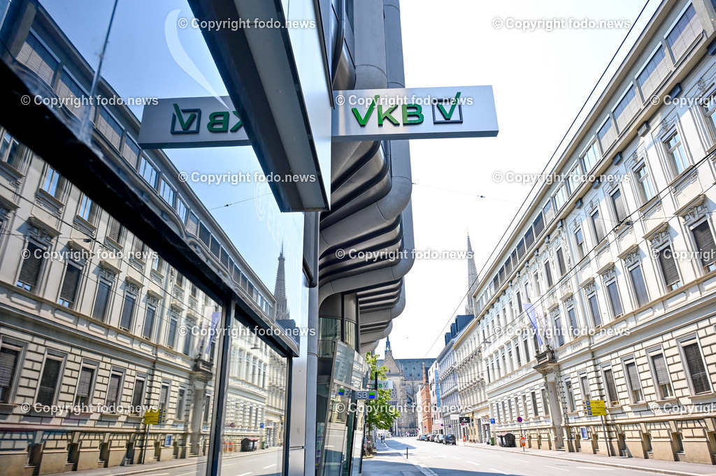 VKB Steyr und Linz_ 09.07.2023-9 | 09.07.2023, Steyr, Linz, AUT, VKB Bank, im Bild VKB Bank Linz, Rudigierstrasse, Eingang, Haus, Gebaeude, Logo