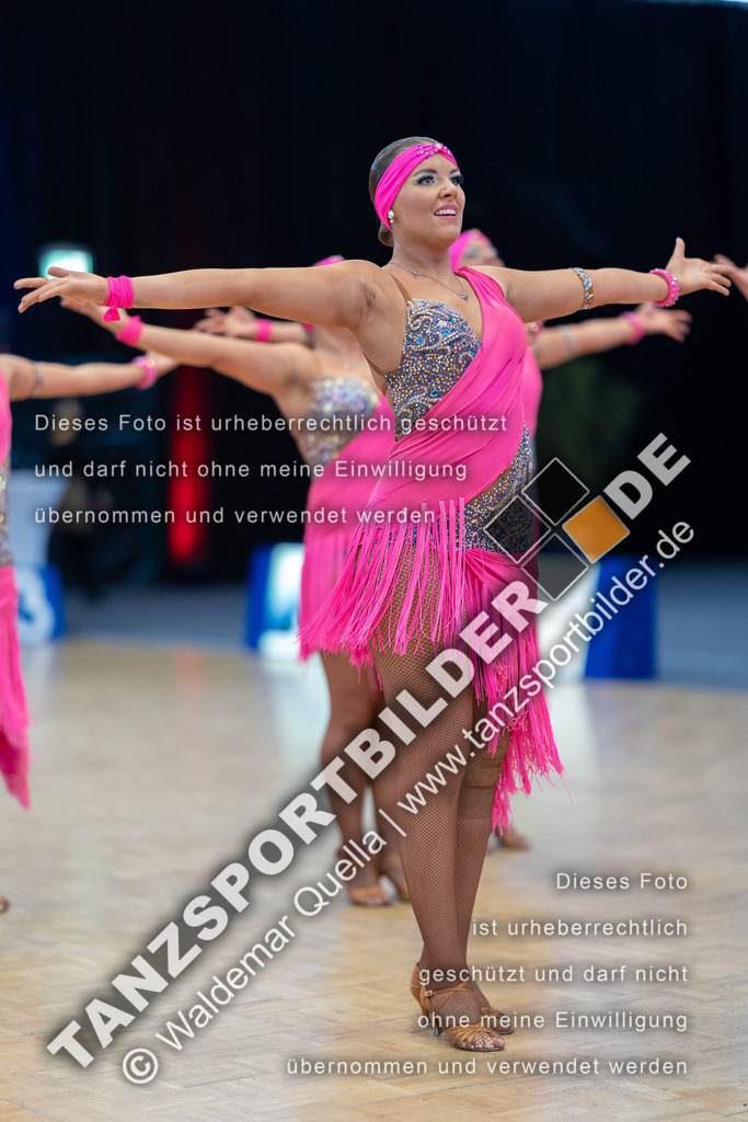 20230415-10581 | Hier finden Sie Tanz Bilder vom Latein und Standard Formationen tanzen. Sportbilder vom Tanzsport. Schöne Fotos und von Weltmeisterschaft, Europameisterschaft, Bundesliga, Regionalliga, Oberliga und Landesliga sowie von GOC Stuttgart, DanceComp, WM Bremen