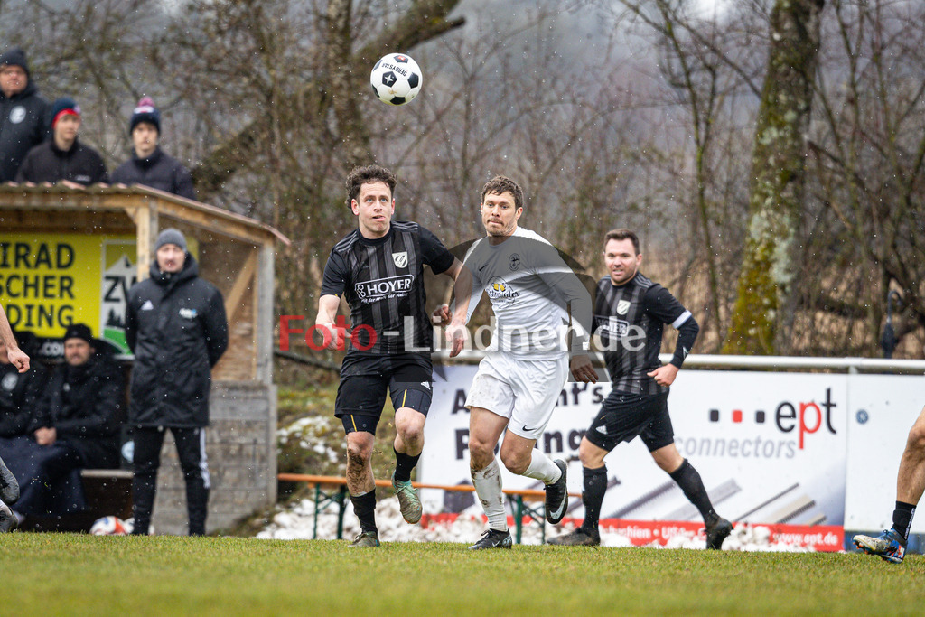 SV Polling gegen VfL Denklingen | Fußball Herren Bezirksliga Oberbayern Süd 2025/26 23. Spieltag, SV Polling gegen VfL Denklingen, 20260329,Zweikampf,2026-03-29 in Polling (Sportplatz Polling), Benedikt VEICHT (SV Polling 19), Christoph SCHMITT (VfL Denklingen 5)Copyright: WolfgangxLindner www.foto-lindner.de