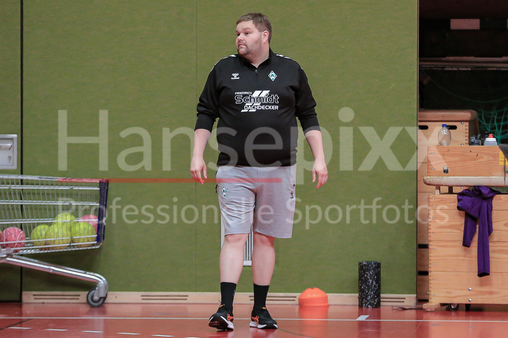 Handball, 2. Bundesliga Frauen, Training SV Werder Bremen | v.li.: Timm Dietrich (Trainer, Cheftrainer, SV Werder Bremen)