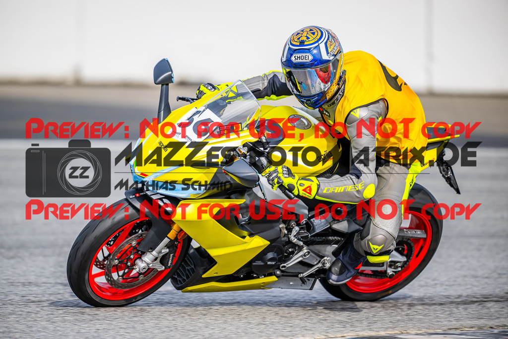 MaZZes_Fotomatrix_20240317_6021986_5895 | Fotograf Mathias Schmid
Sportfotograf,
Eventfotograf,
Hochzeitsfotograf,
Portraitfotograf