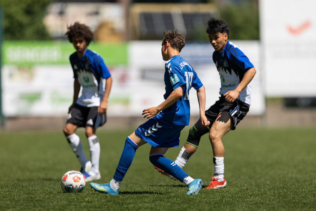 Fußball I Männer I 40. Pfingscup Hollage I 13322 | realhellocedii - Realisiert mit Pictrs.com