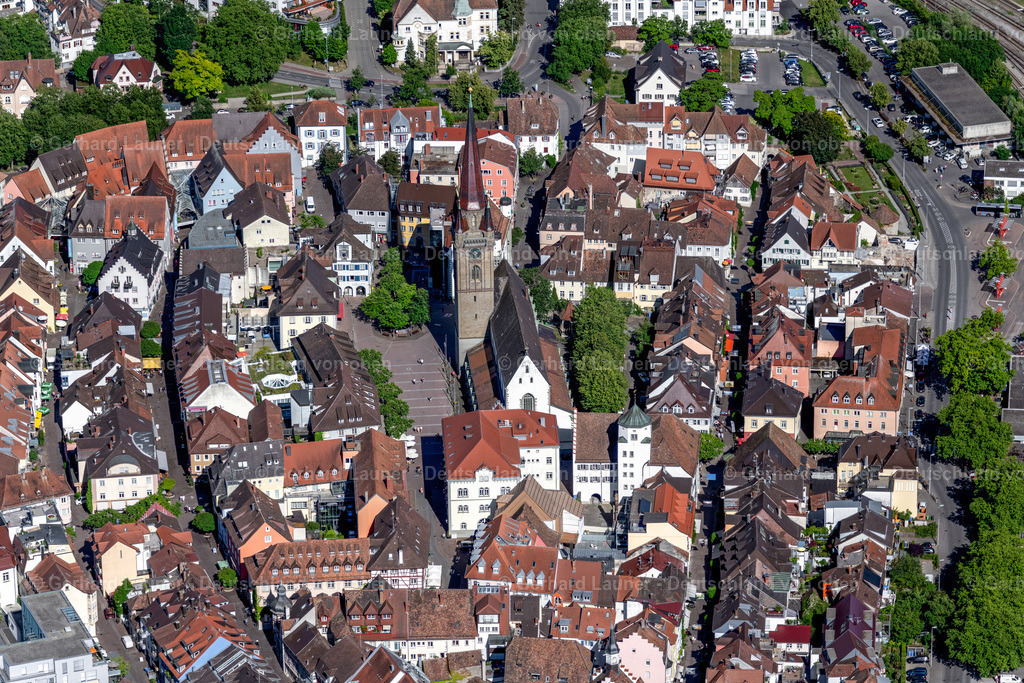 4032352 | RADOLFZELL AM BODENSEE 12.06.2020 Stadtansicht vom Innenstadtbereich in Radolfzell am Bodensee im Bundesland Baden-Württemberg, Deutschland. // City view of the city area of in Radolfzell am Bodensee in the state Baden-Wurttemberg, Germany. Foto: Gerhard Launer