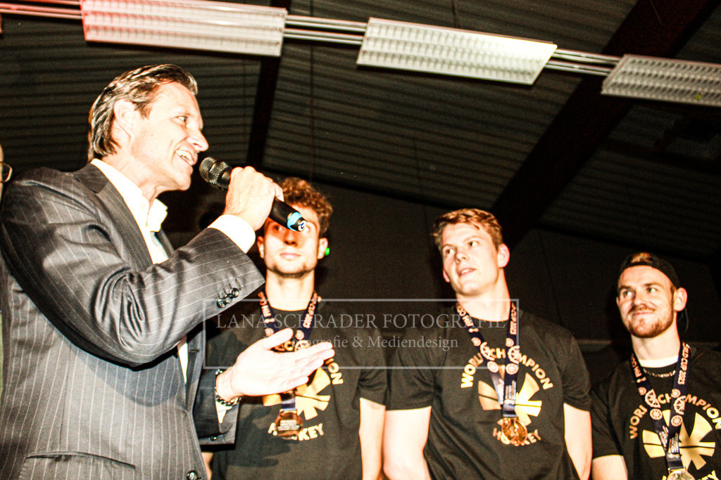 WM EMPFANG 30.01.23 LSF-61 | lanaschraderfotografie - Realisiert mit Pictrs.com