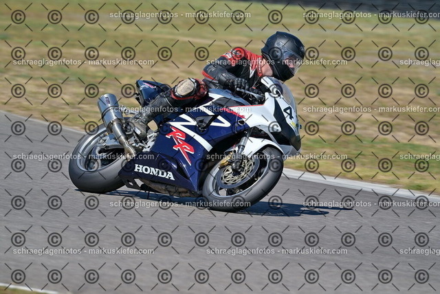 26bt04-0678 | markuskiefer.com - Realisiert mit Pictrs.com