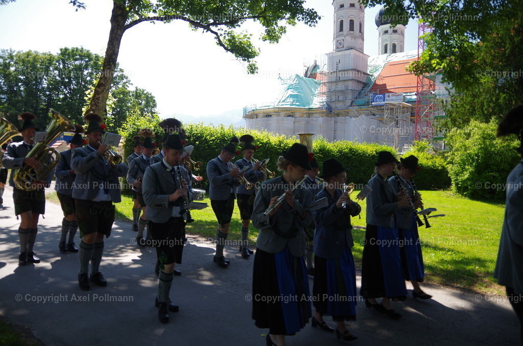 IMGP6464 | fotografiert von Axel PollmannLeonhardi Wallfahrt Benediktbeuern und Murnau, Fronleichnam, Fasching, Landschaft im Loisachtal und Benediktbeuern  - Realisiert mit Pictrs.com