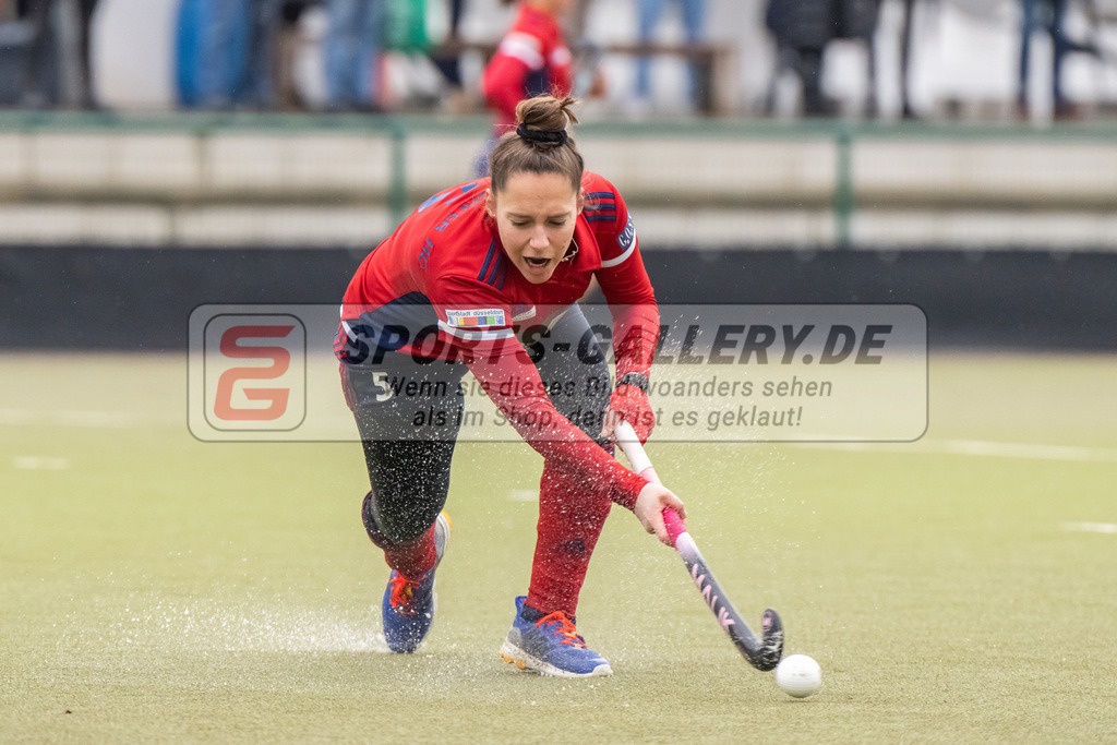 HK_20230401_106584 | 1. Bundesliga Damen Düsseldorfer HC - Harvestehuder THC  am 1.4.2023 DHC Düsseldorf, Düsseldorf , Pia Lhotak ( Düsseldorfer HC #5 )