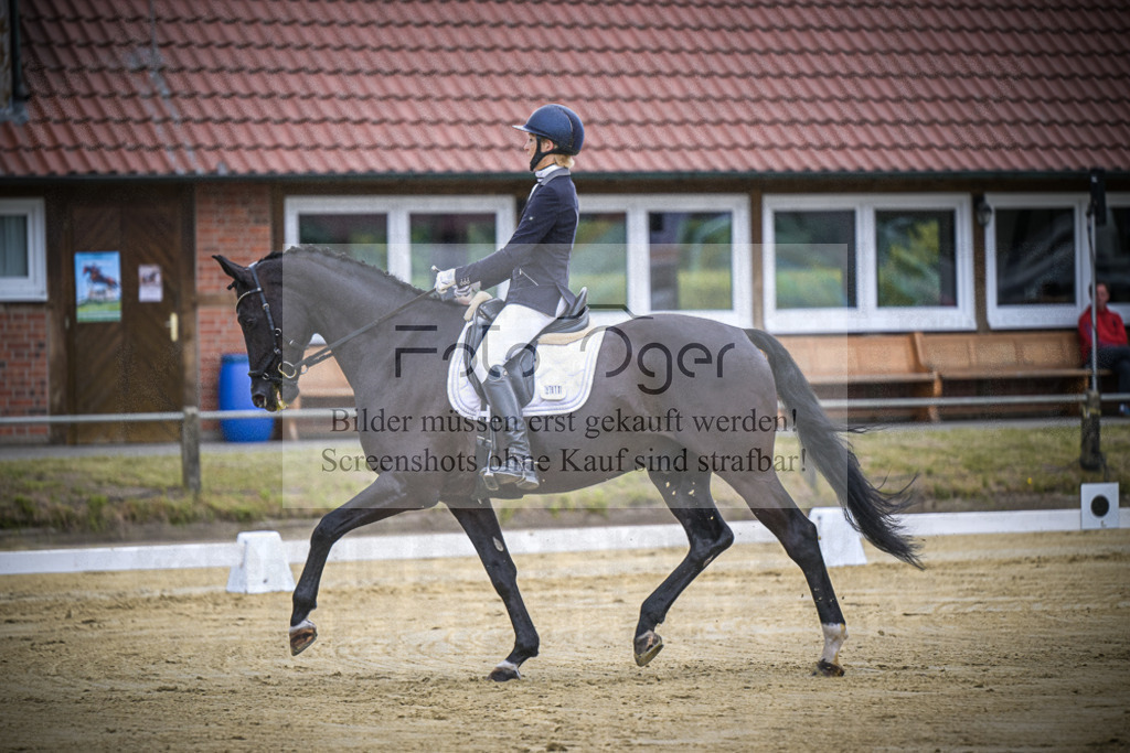 DOS_6034 | Entdecke hochwertige Reitturnierfotos von Foto Oger. Professionell, emotional und authentisch – jetzt Lieblingsmomente im Shop bestellen.Deutschlandweite Turnierfotografie. - Realisiert mit Pictrs.com
