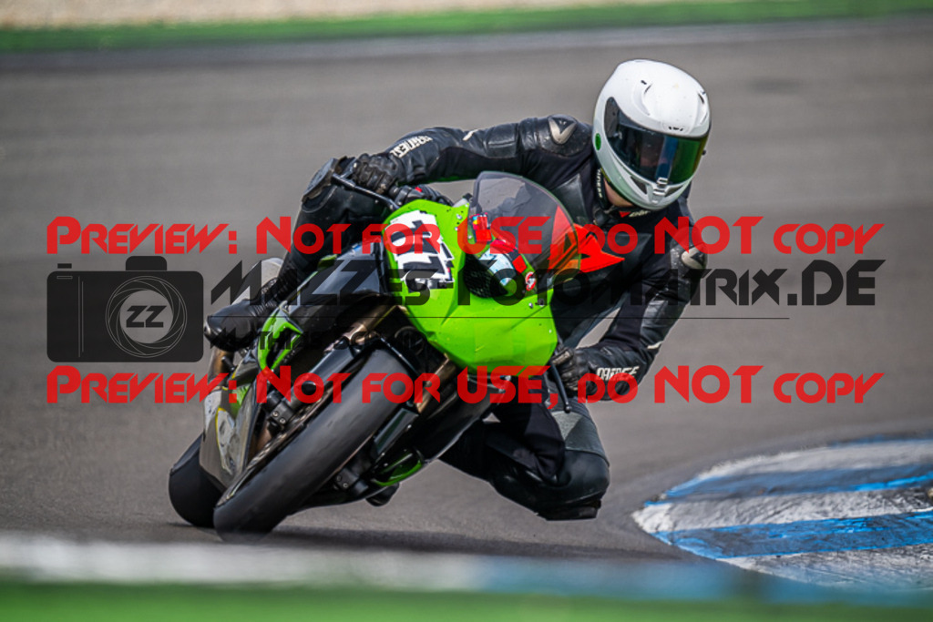 MaZZes_FotoMatrix_230410_2465 | ROT