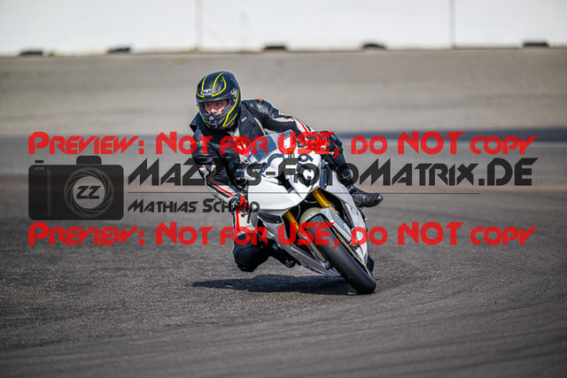 MaZZes_FotoMatrix_230410_7314 | GELB