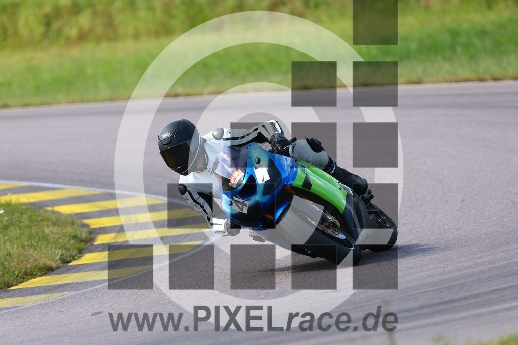 0047-20260607_01764 | Schöne Erinnerungen an spannende Momente - das festzuhalten ist unser Job. PIXELrace.de ist seit 2003 auf den Rennstrecken Europas unterwegs um die Action draußen beim Fahren und die wunderbare Stimmung imm Fahrerlager für euch einzufangen.