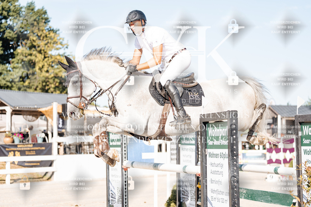 CK904406 | Turnierfotografie Pferdefotografie Trier Rheinland-Pfalz Pferdesport Reitsport Tierfotografie Sportfotografie Pferdevideo Pferdevideografie Equestrianvideography equestrianphotography  - Realisiert mit Pictrs.com