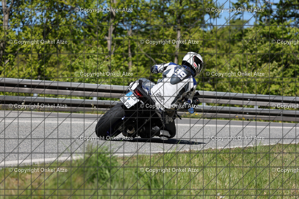 IMG_9999 | Fotograf am Kyffhäuser. Onkel Atze. Kyffhäuser Rennstrecke. Café36. Motorsportfotografie. - Realisiert mit Pictrs.com