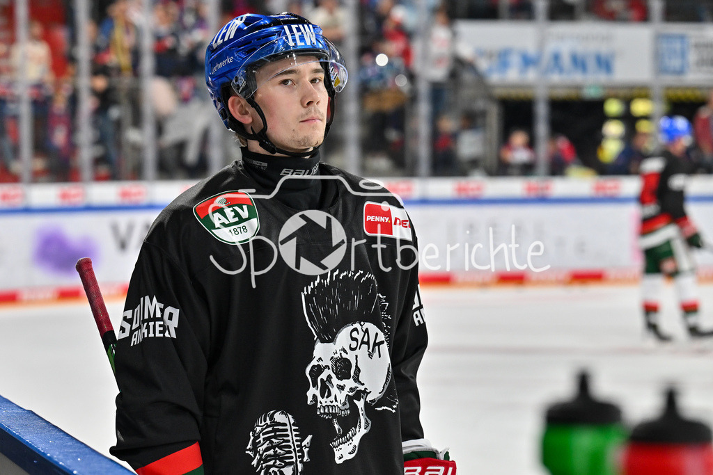 Nürnberg Ice Tigers - Augsburger Panther | im Bild Riley Moritz ELIAS (Augsburger Panther #46) beim Warmup vor der Partie / Freisteller / Einzelfoto