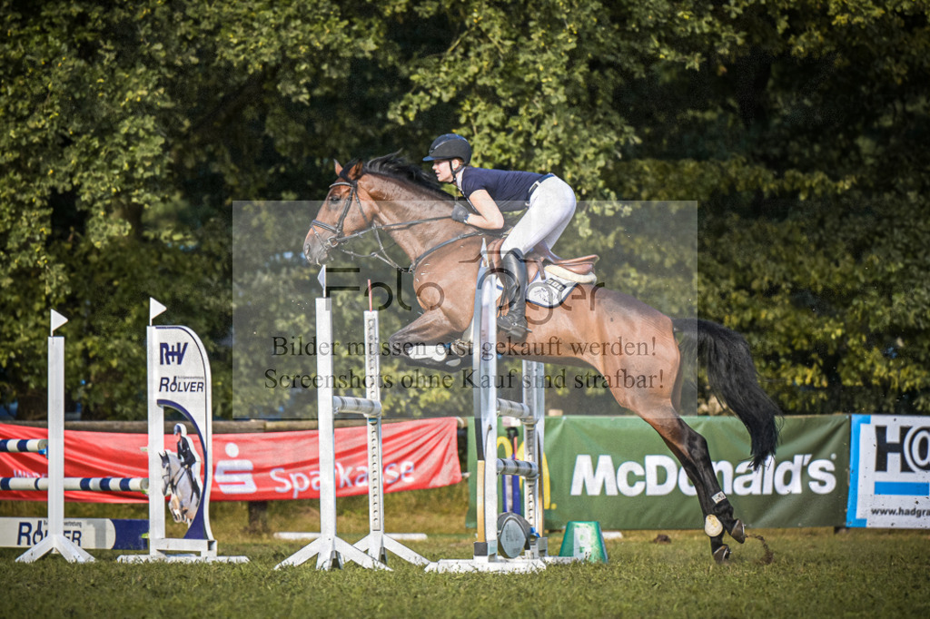 DOS_0018 | Entdecke hochwertige Reitturnierfotos von Foto Oger. Professionell, emotional und authentisch – jetzt Lieblingsmomente im Shop bestellen.Deutschlandweite Turnierfotografie. - Realisiert mit Pictrs.com