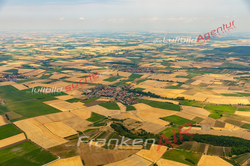 weigenheim-luftbild-2022-7897 | Aktuelles Luftbild von  Weigenheim - Die Luftaufnahme wurde 2022 mittels UL-Flugzeug erstellt ( keine Drohne ) - hochauflösende Kamera-Systeme von  Canon -
Beste Qualität - Für grossformatige Ausdrucke geeignet. Die Geschenkidee !