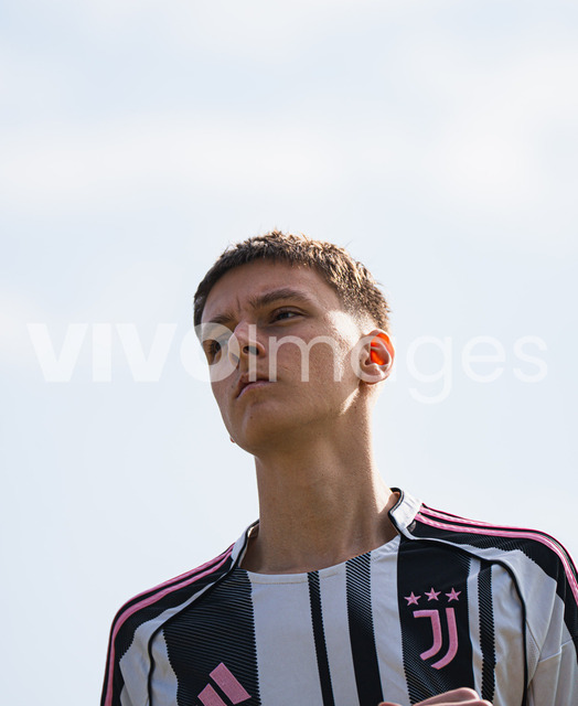 juv_lut_fmachado-0020 | Images from the Juniors B match between Juventus Academy and FC Lutry, played on 18 March 2026 in Lutry, Switzerland, featuring players, coaching staff and match action throughout the game.