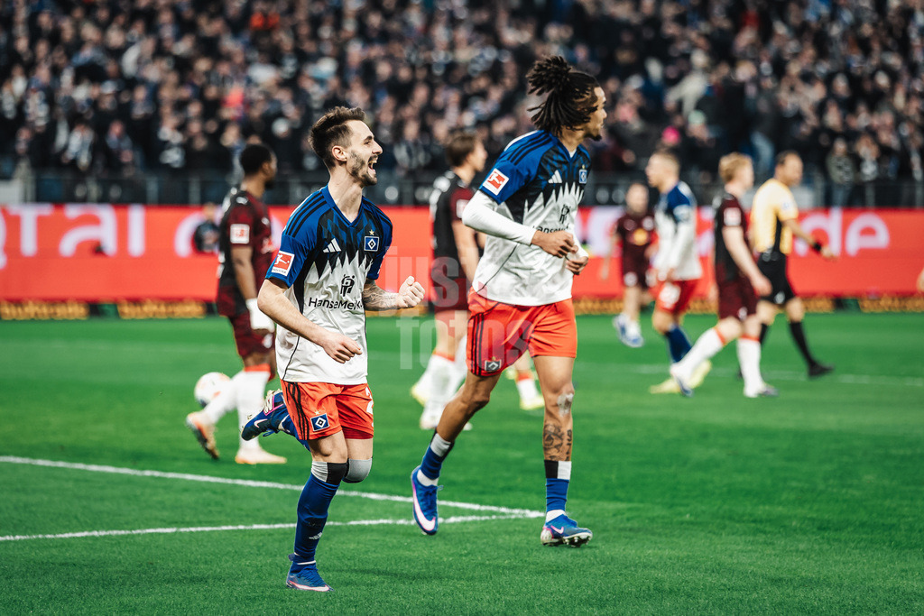 Fußball | Männer | Saison 2025/2026  | Fußball-Bundesliga | 16. Spieltag | FC St. Pauli vs. RB Leipzig | 27.01.2026 | Fabio Daniel Ferreira Vieira (#20, HSV) schießt ein Tor und jubelt Torjubel