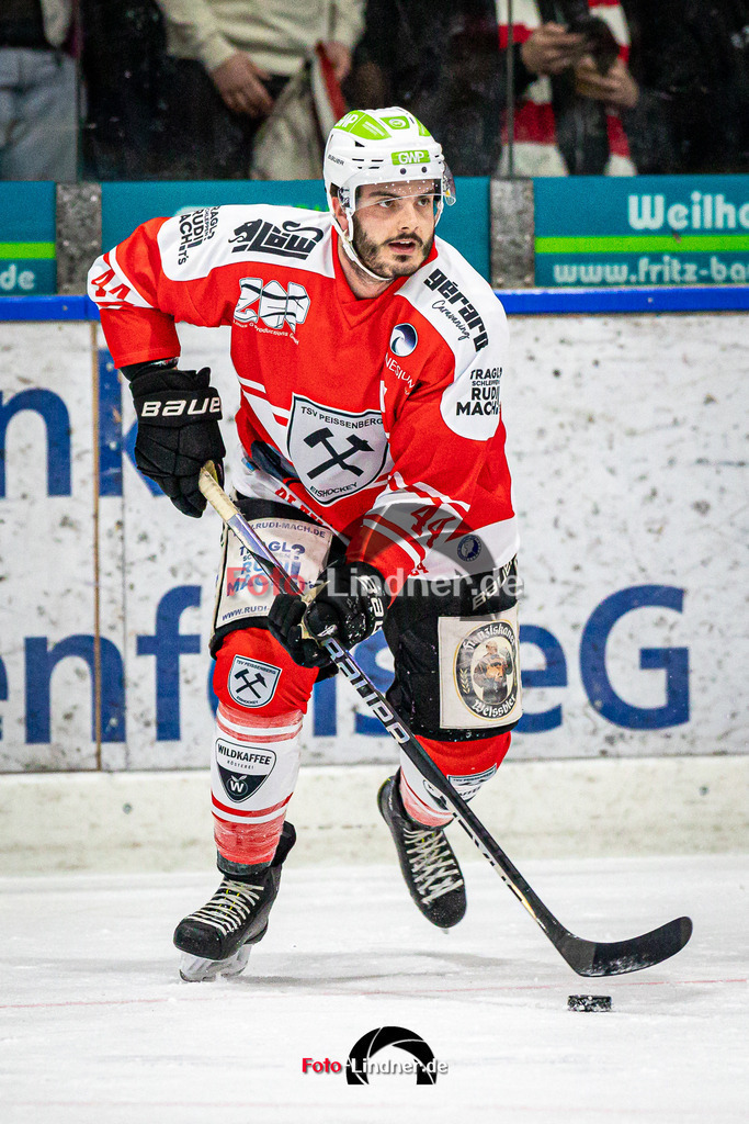 Halbfinale Spiel 3 TSV Peißenberg Miners vs TEV Miesbach | Eishockey Bayernliga Playoffs 2023/2024, Halbfinale Spiel 3 TSV Peißenberg Miners vs TEV Miesbach, 20240315,
Martin LIDL (Miners 44) in Aktion,
2024-03-15 in Peißenberg (Eisstadion)
44 Martin LIDL (Miners 44)
Copyright: WolfgangxLindner foto-lindner.de