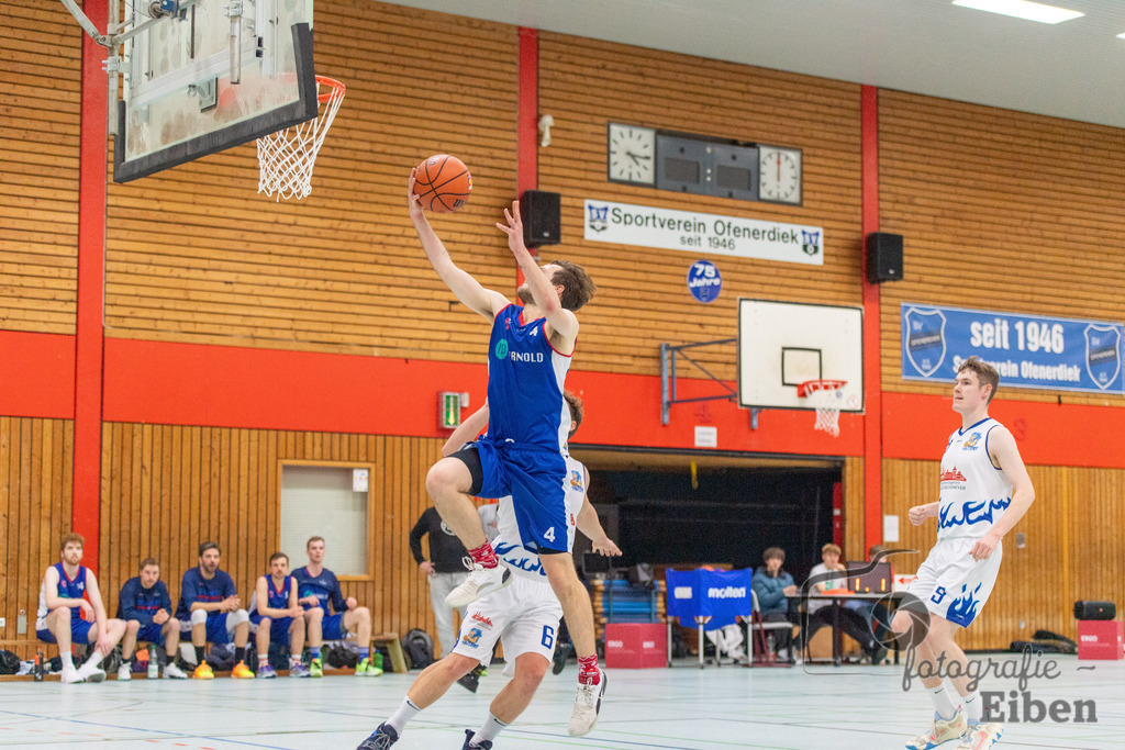 SV Ofenerdiek-TuS Ofen | SV Ofenerdiek (weiß)-TuS Ofen (blau) am 18.02.2024 in Ofenerdiek (Sporthalle Lagerstraße), Deutschland, Photo: Philip Eiben 2023 - Realisiert mit Pictrs.com