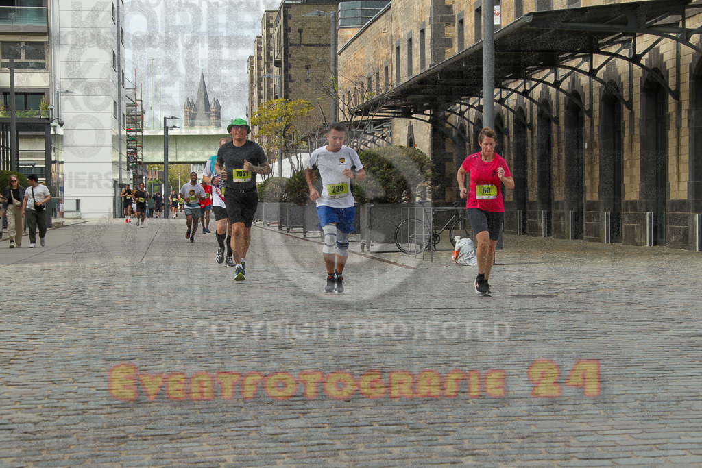 250920_1524_EV4_8698 | Sportfotografie im Rhein-Sieg Kreis, Köln, Bonn, NRW, Rheinland Pfalz, Hessen, etc. Unser Tätigkeitsfeld umfasst den Laufsport vom Volkslauf über den Marathon, Duathlon, Triathon bis zum Ultralauf wie Kölnpfad Ultra oder Schindertrail.