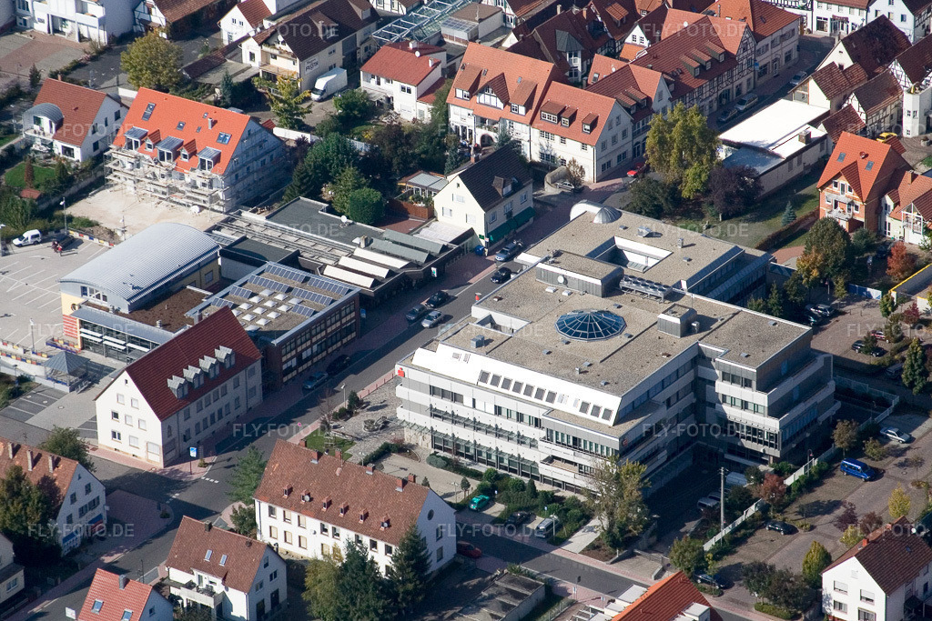 Luftbild: Sparkasse Kandel-Germersheim in Kandel im Bundesland Rheinland-Pfalz in Deutschland. Foto: IMG_8275.jpg vom 06.10.2007 durch Werner Riehm/FLY-FOTO.de