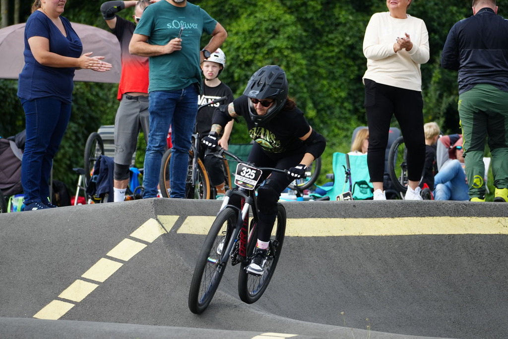 Startnr-325-Sonja_Bücken-DSC09695 | German Pumptrack Series - Realisiert mit Pictrs.com