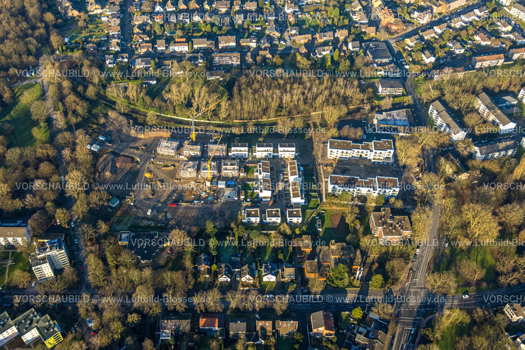 Duisburg241202275 | Luftbild, Zur Alten Ziegelei Neubau Wohngebiet An der Zechenbahn, Neues Wohnquartier zwischen Schwarzer Weg, Uettelsheimer Weg und Halener Straße, ehemaliger Sportplatz, Alt-Homberg, Duisburg, Ruhrgebiet, Nordrhein-Westfalen, Deutschland
