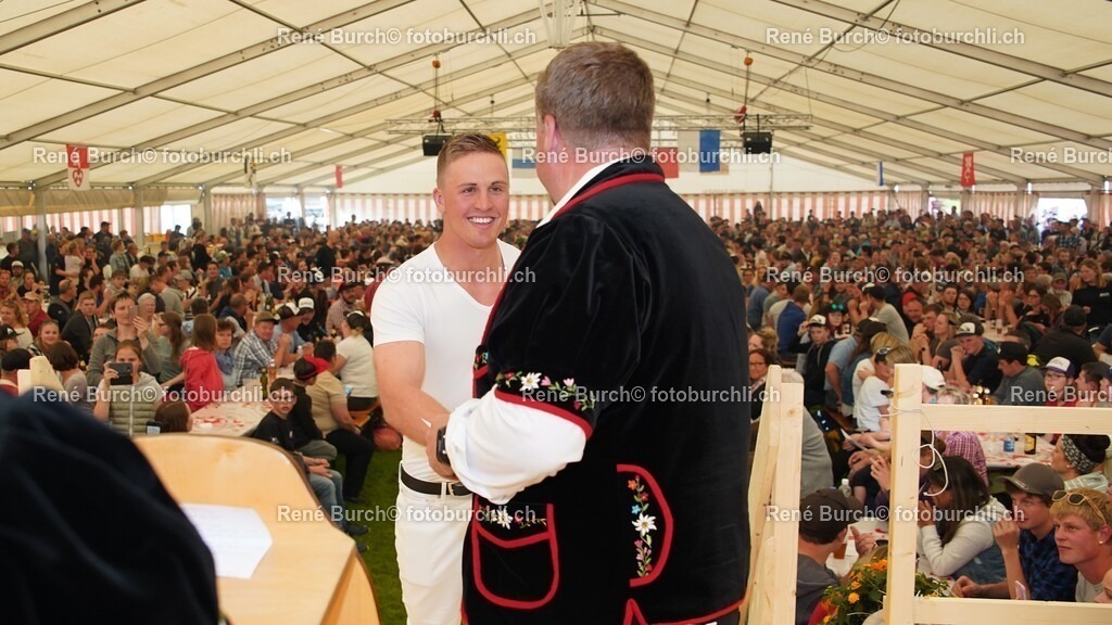 81 | René Burch leidenschaftlicher Fotograf aus Kerns in Obwalden.  Hier finden sie Sport, Landschaft und Natur Fotografie.
 - Realisiert mit Pictrs.com