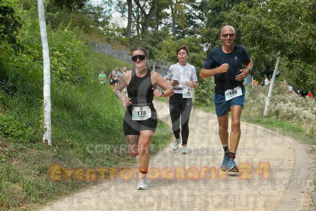 250824_1253_EX1_0815 | Sportfotografie im Rhein-Sieg Kreis, Köln, Bonn, NRW, Rheinland Pfalz, Hessen, etc. Unser Tätigkeitsfeld umfasst den Laufsport vom Volkslauf über den Marathon, Duathlon, Triathon bis zum Ultralauf wie Kölnpfad Ultra oder Schindertrail.