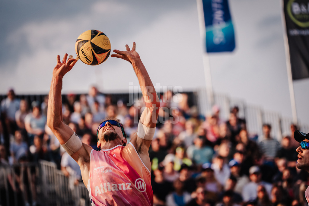 Beachvolleyball | Männer | Allianz German Beach Tour 2025 | Tourstop Hamburg | 31.05.2025 | Zuspiel von David Poniewaz