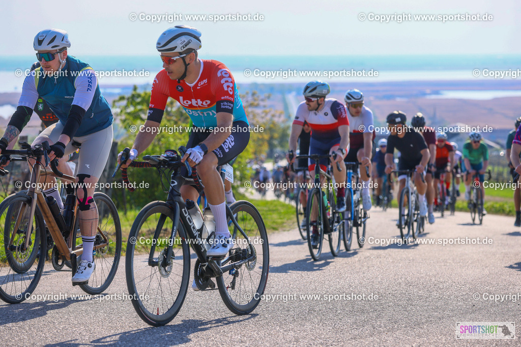 TRA_0150 | Neusiedlersee Radmarathon 2026@sportshot_your_pictrs #yourpictures#roadtowm2029 #nrm #neusiedlerseeradmarathon #neusiedlersee #neusiedlerseetourismus #burgenland #mörbisch #nrm26 #burgenlandtourismus #voglundco #poweredbyburgenlandtourismus #radsport #rad #marathon #ucigranfondo #visitburgenland #ucigranfondoworldseries