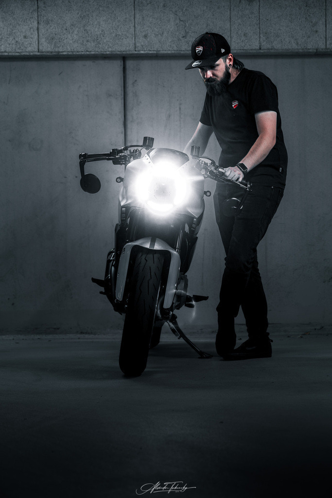 Ducati Scramber Formula 73 | Entdecken Sie die faszinierende Welt von Alexander Tschuncky Arts: Kreative Fotografie, atemberaubende Automobilkunst und hochwertiger Bilderdruck. Lassen Sie sich inspirieren! - Realisiert mit Pictrs.com