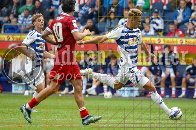 MSV Duisburg vs VfB Stuttgart II - 3. Liga | Duisburg, Deutschland, 02.08.25:   Thilo Töpken (MSV Duisburg) in Aktion am Ball, Einzelaktion waehrend des Spiels der 3. Liga MSV Duisburg vs VfB Stuttgart II in der schauinsland-reisen-arena(Foto von Brauer-Fotoagentur / Adrian Schlueter)