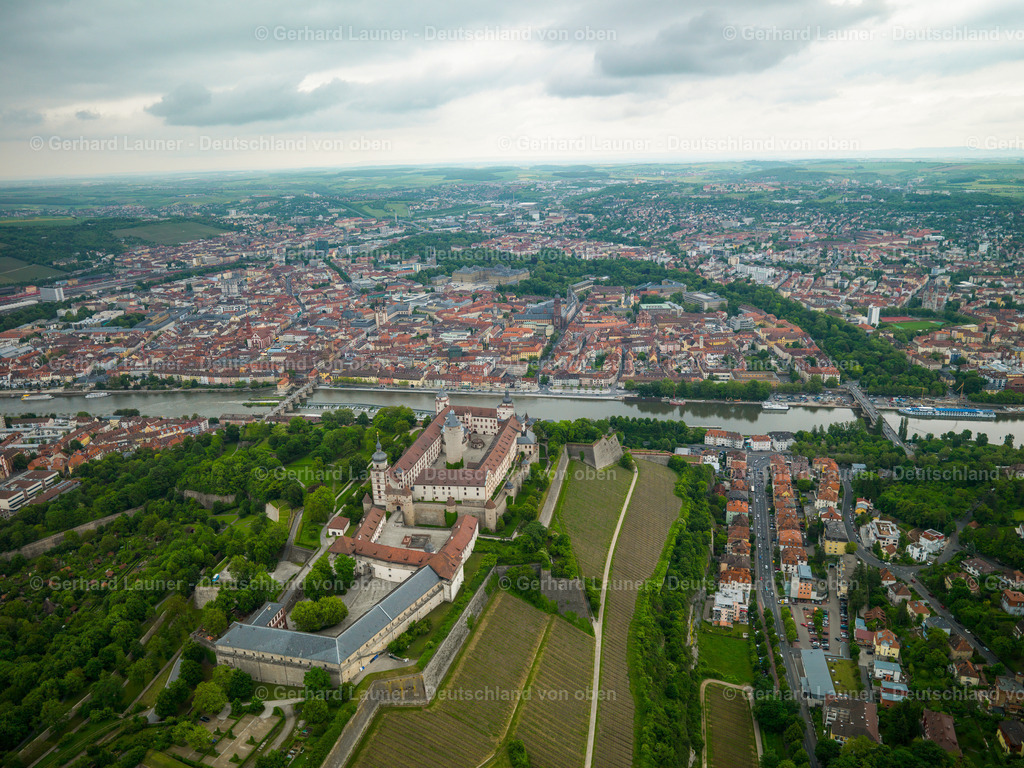 9300354 | Innenstadt mit Ringpark und Festung