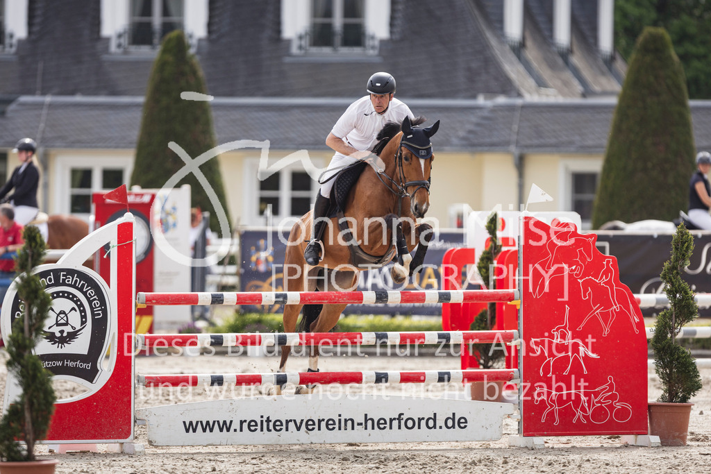 260509_PfSpTa_5_L-Spr-585 | Deine schönsten Turniermomente als professionelle Fotos! Entdecke hochwertige Pferdesport-Fotografie im Online-Shop. Jetzt Fotos finden & bestellen!