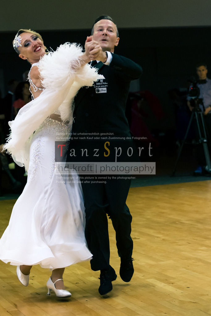 20250906_LM_By_Masters-III-S-Std_7018 | Tanzsportbilder, Standardtanz, Lateintanz, WDSF, DTV, LTVB, dancecomp, goc, hessen tanzt, blaues band der spree, walzer, tango, wiener walzer, slowfox, quickstepp, samba, rumba, cha-cha-cha, paso doble. jive, hd-kroft photography, turniertanzsport