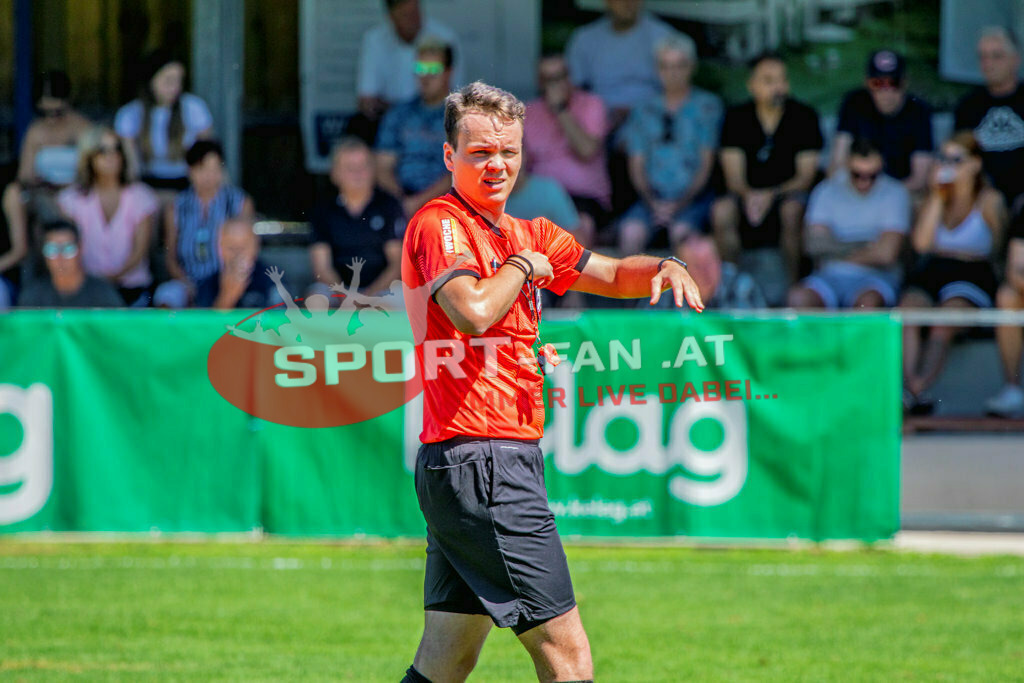 ASV Klagenfurt - Donau Klagenfurt | Referee Philip Gadler ; ASV Klagenfurt - Donau Klagenfurt am 31.07.2022 in Klagenfurt
(ASV Platz Annabichl), AUSTRIA, (Photo by Ernst Krawagner sport-fan.at) - Realisiert mit Pictrs.com
