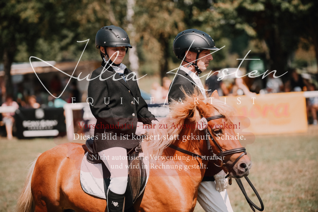 DSC_5986 | Pferde- und Turnierfotografie in Westsachsen. Pferdeportraits, Auftragszeichnungen und intuitive Kunst.
