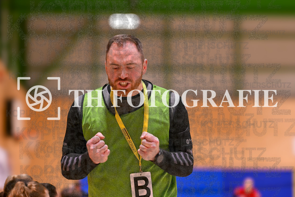GER, SG Maulburg/Steinen - SG Muggensturm/Kuppenheim, Handball, Suedbadenliga, 17. Spieltag, Saison 2023/2024, 09.03.2024 | André Leuchtmann (SG Maulburg Steinen, Trainer)

GER, SG Maulburg/Steinen - SG Muggensturm/Kuppenheim, Handball, Suedbadenliga, 17. Spieltag, Saison 2023/2024, 09.03.2024

Foto: TH Fotografie/Thomas Hess