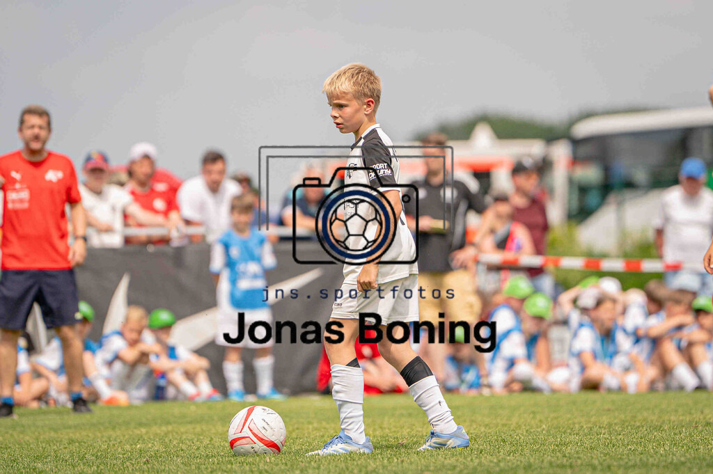 Fußball I E-Junioren I Saison 2025-2026 I OM-Cup Lüsche I Sonntag  I 24869 | jns.sportfotos - Realisiert mit Pictrs.com