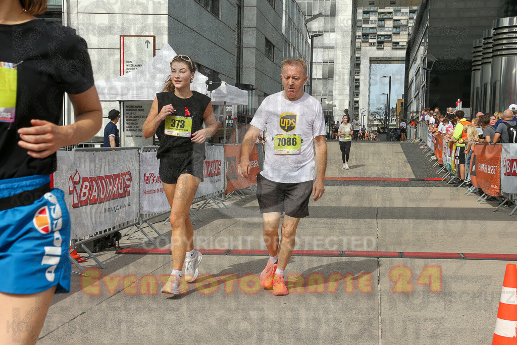 250920_1333_EX1_5501 | Sportfotografie im Rhein-Sieg Kreis, Köln, Bonn, NRW, Rheinland Pfalz, Hessen, etc. Unser Tätigkeitsfeld umfasst den Laufsport vom Volkslauf über den Marathon, Duathlon, Triathon bis zum Ultralauf wie Kölnpfad Ultra oder Schindertrail.